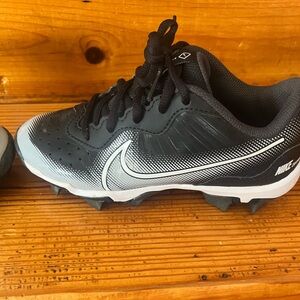Boys baseball cleats